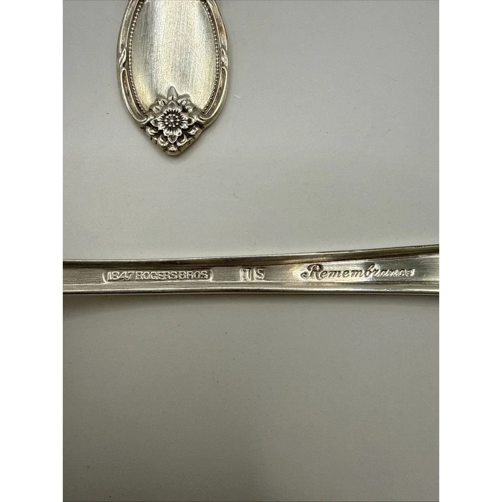 1847 Rogers Bros IS Flatware Set Of 8 Salad Forks Remembrance Silverplate
